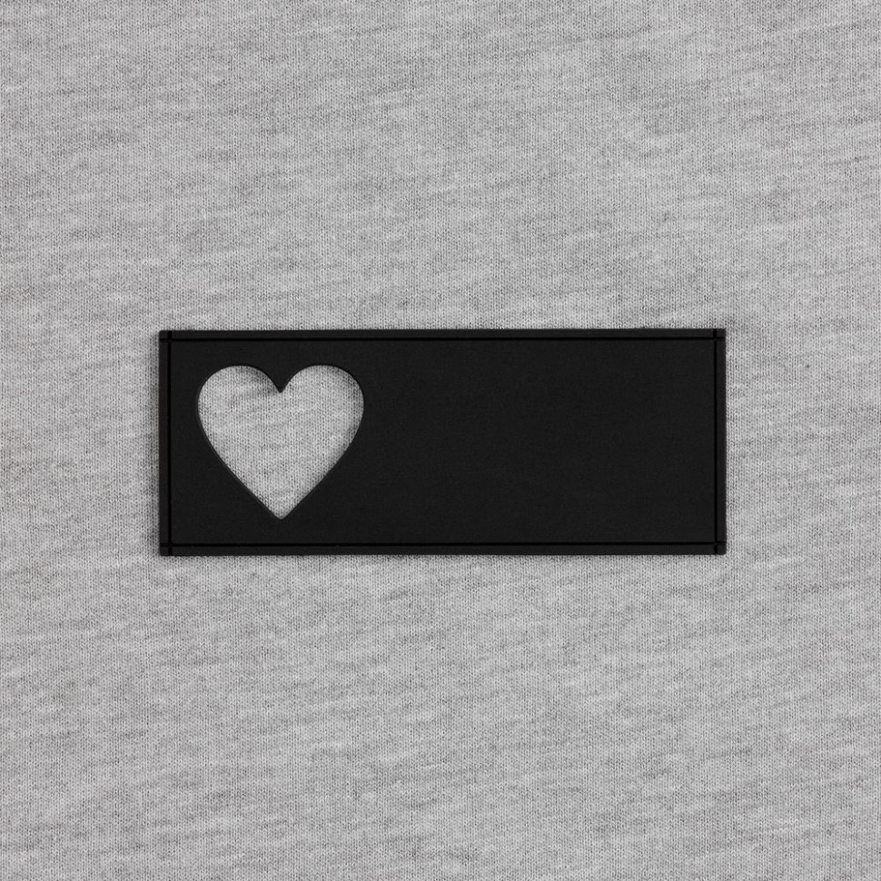 Лейбл из ПВХ с вырубкой «Сердце», черный
