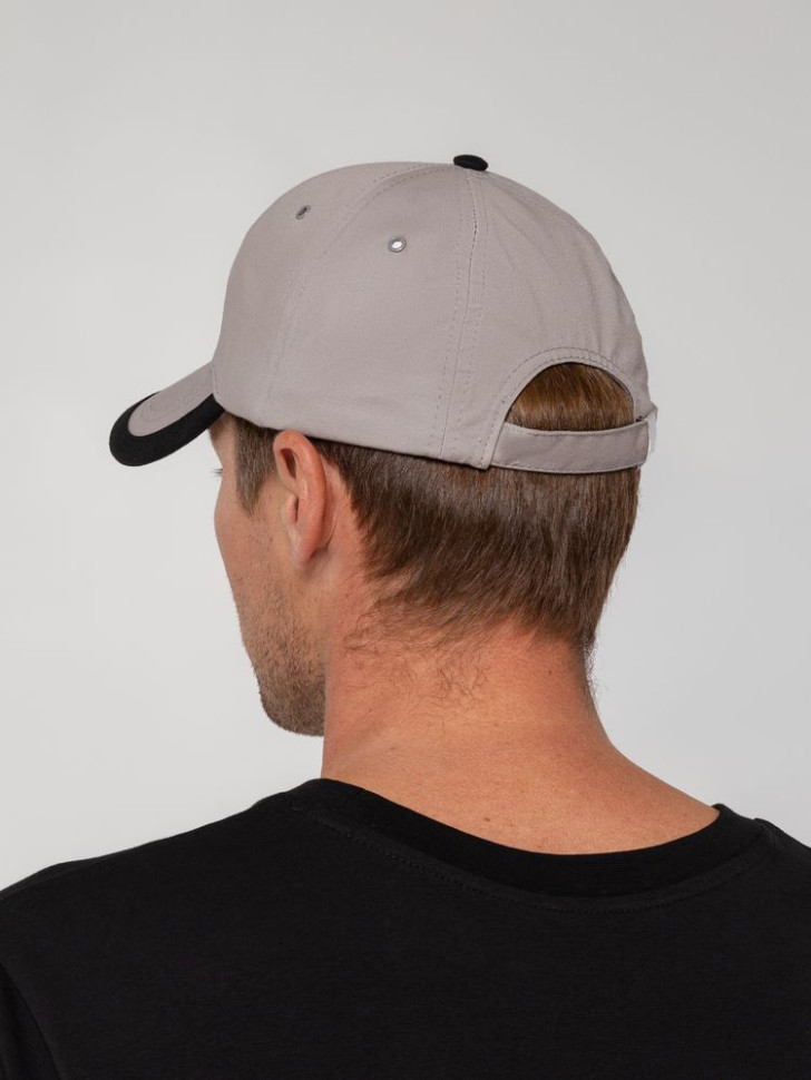 Бейсболка Honor, серая с черным кантом Бейсболка Honor, серая с черным кантом