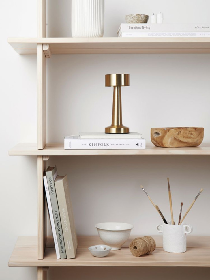 Настольная лампа Maris, золотистая Настольная лампа Maris, золотистая