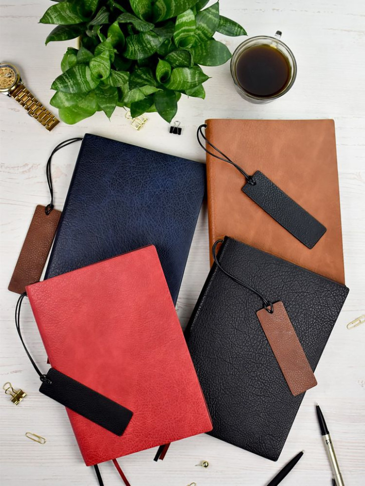 Ежедневник Avila, недатированный, красный Ежедневник Avila, недатированный, красный